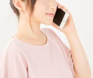 大自然の中にひっそりと佇むフットケアやドイツ式フットケアや角質ケアやペディグラスが受けられるフットケアサロン心逢は川崎や横浜やたまプラーザや渋谷からもアクセスよく田園都市線溝の口駅から徒歩５分のフィオーレの森の中にあり、四季折々の表情を楽しめますの電話でのご予約